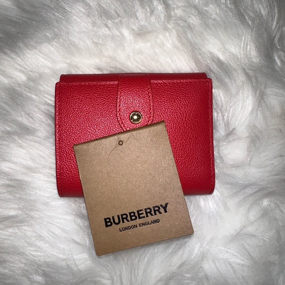 100% Authentic Red Burberry Wallet, NWT - Picture 7 of 9